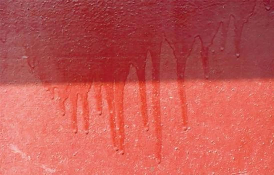 Falla o defecto de goteo en la aplicación de pintura y acabados industriales en Bogotá, Colombia. Sandblasting Colombia SAS.