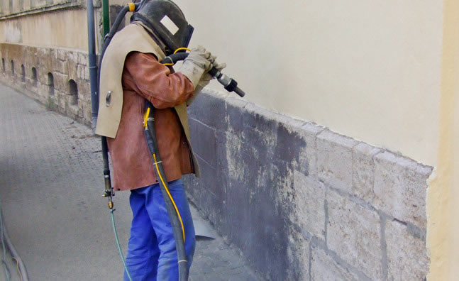 Samblasteo, arenado y chorro de arena para la limpieza de muros y paredes en hormigón y ladrillo